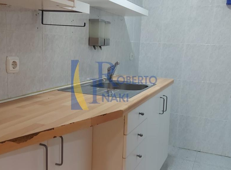LOCAL DE 150 M² ACONDICIONADO
