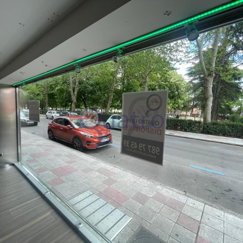 Gran local en alquiler en el centro de la ciudad, Plaza Jardín de San Francisco