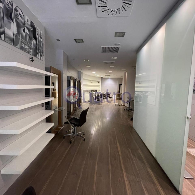 Gran local en alquiler en el centro de la ciudad, Plaza Jardín de San Francisco