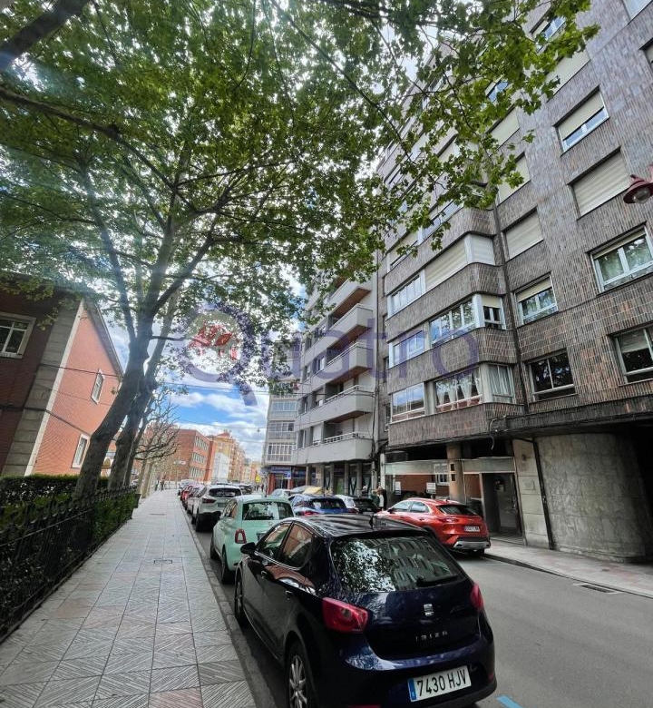Gran local en alquiler en el centro de la ciudad, Plaza Jardín de San Francisco