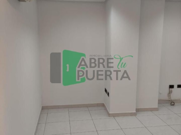 Local comercial en alquiler en Centro