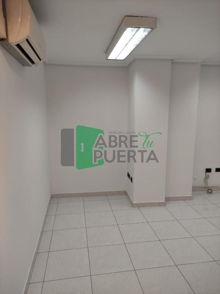 Local comercial en alquiler en Centro
