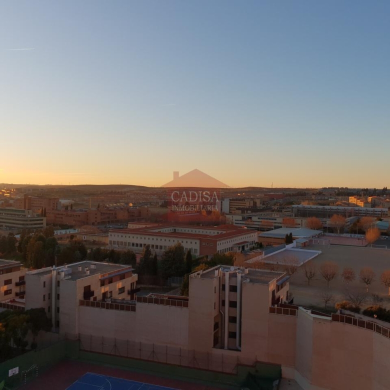 PRECIOSO ÁTICO EN VENTA EN EL PASEO DE SAN VICENTE. REF 6224