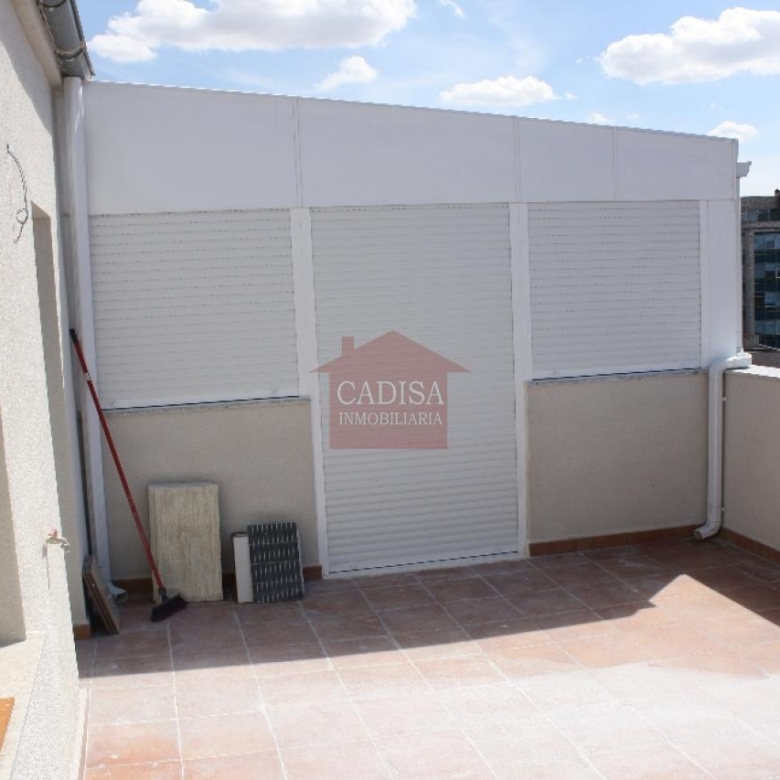 PRECIOSO ÁTICO EN VENTA EN EL PASEO DE SAN VICENTE. REF 6224