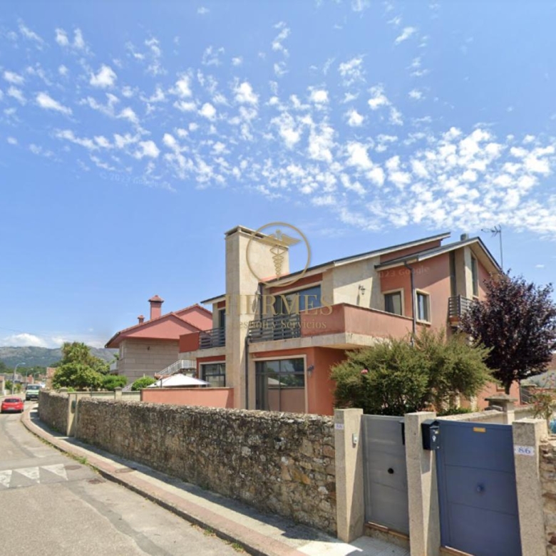 Magnífico Adosado en Goian-Tomiño: ¡Tu Casa Ideal te Espera!