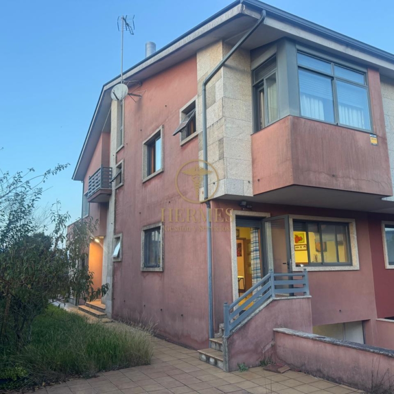 Magnífico Adosado en Goian-Tomiño: ¡Tu Casa Ideal te Espera!