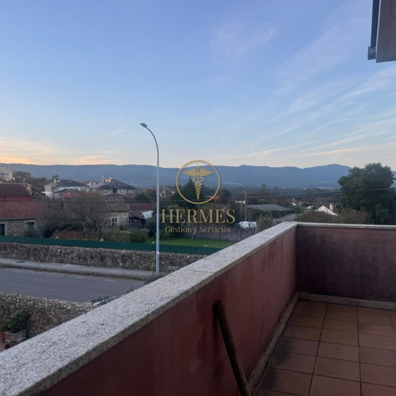 Magnífico Adosado en Goian-Tomiño: ¡Tu Casa Ideal te Espera!