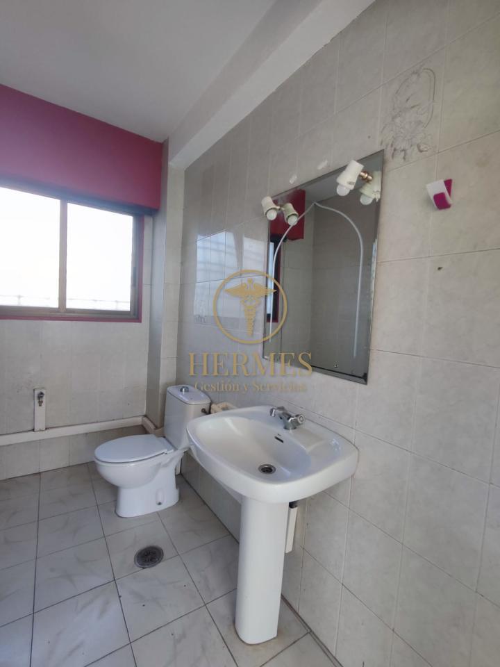 174885869761700027408_174247652352 Local comercial en Venta Balaidos