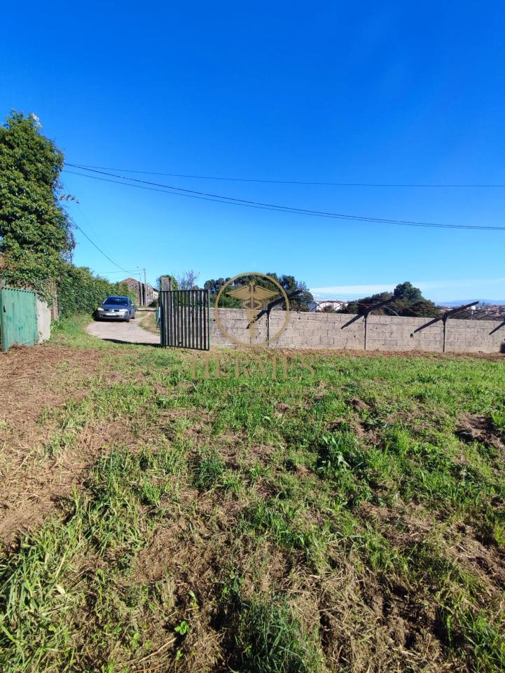 174885882070300009198_173142329218 Solar en venta, a 900 m del centro de Tui.