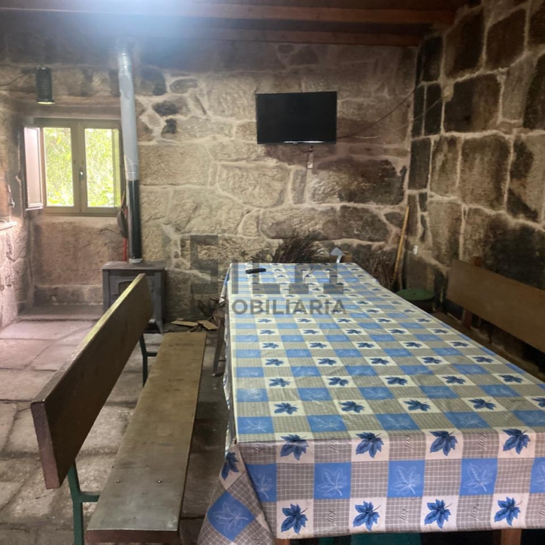 VENTA DE CASA CON 2HA. VIÑAS
