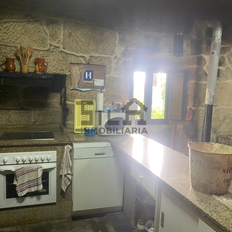 VENTA DE CASA CON 2HA. VIÑAS