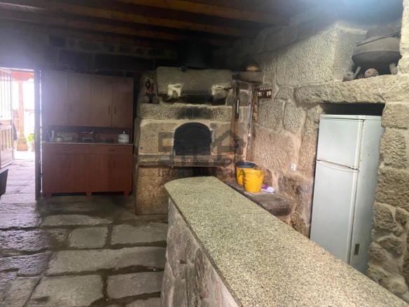 VENTA DE CASA CON 2HA. VIÑAS