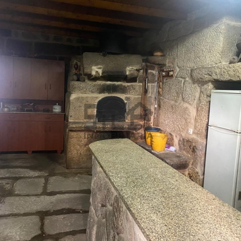 VENTA DE CASA CON 2HA. VIÑAS