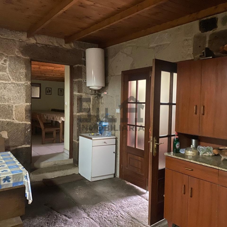 VENTA DE CASA CON 2HA. VIÑAS