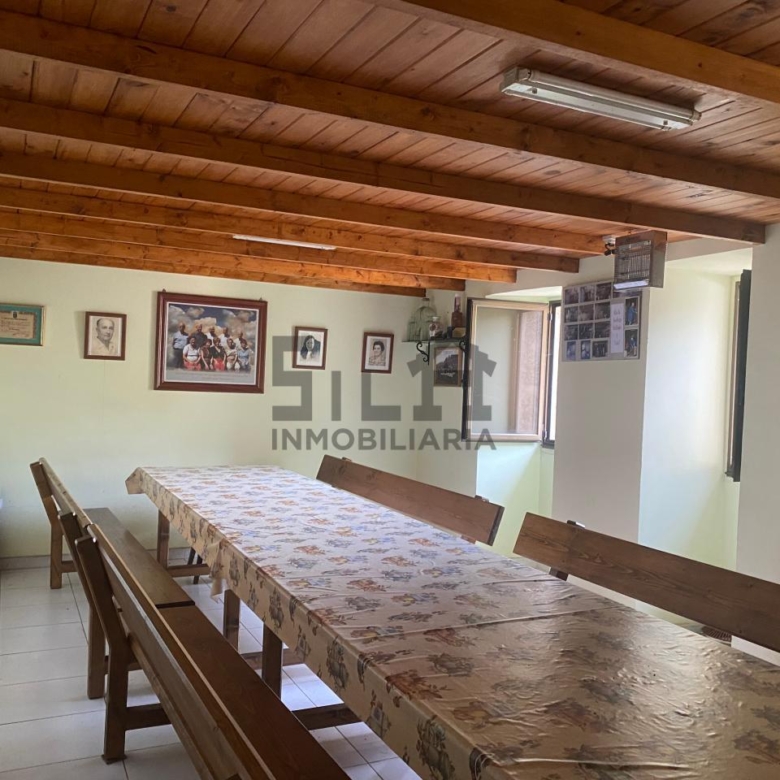 VENTA DE CASA CON 2HA. VIÑAS
