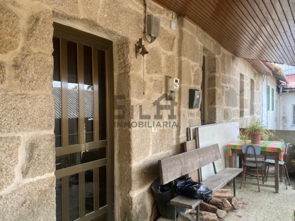 VENTA DE CASA CON 2HA. VIÑAS