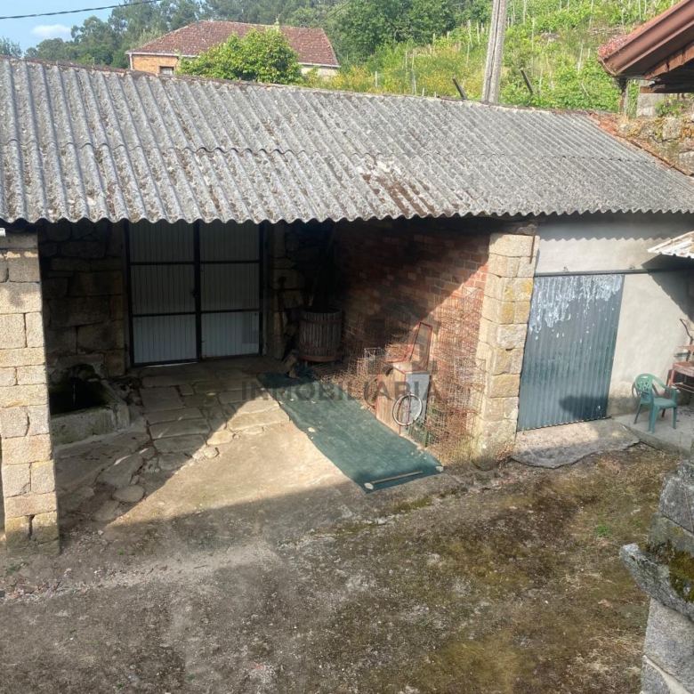 VENTA DE CASA CON 2HA. VIÑAS