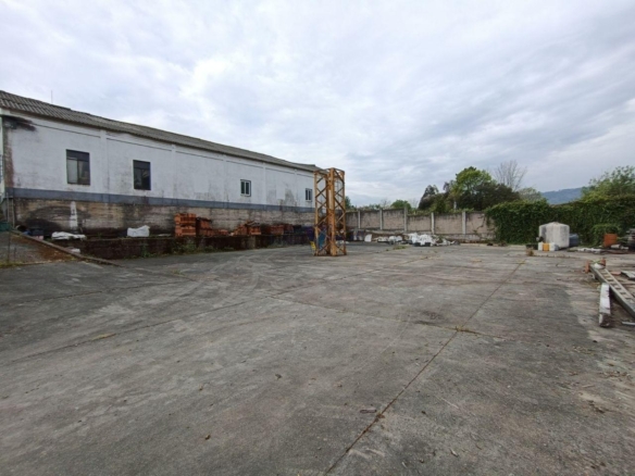 Nave Industrial en Ourense