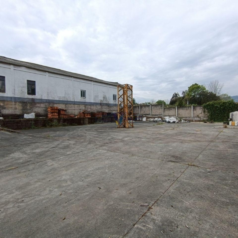 Nave Industrial en Ourense