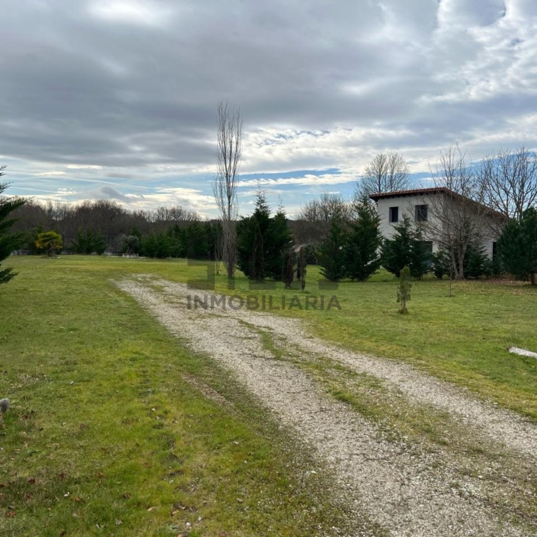 VENTA FINCA CON GALPÓN EN TAPADA DE BOUZAS