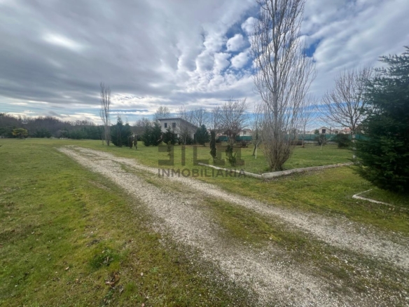 VENTA FINCA CON GALPÓN EN TAPADA DE BOUZAS