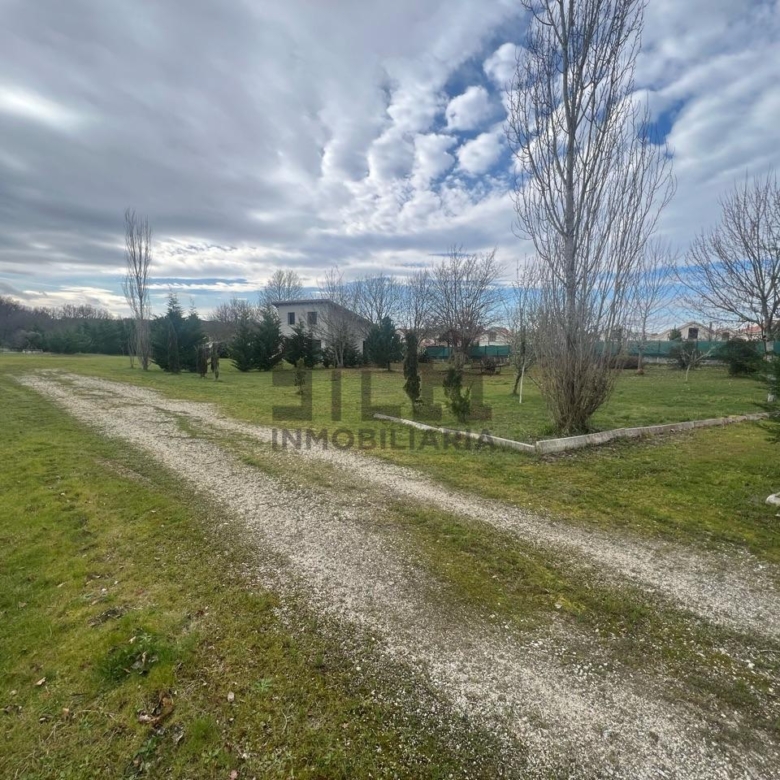 VENTA FINCA CON GALPÓN EN TAPADA DE BOUZAS