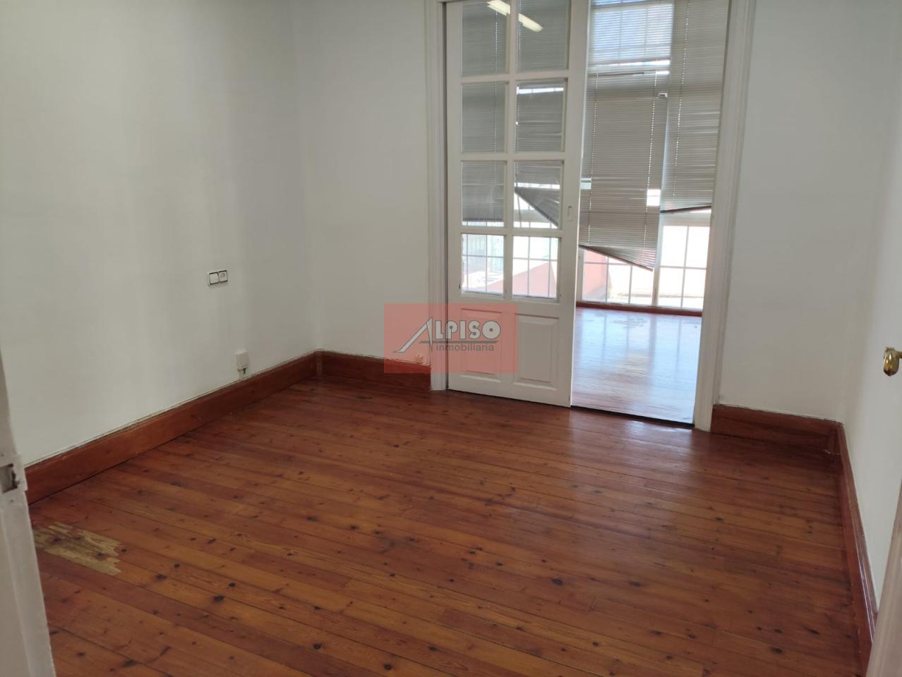 175017140999000027865_175017105506 Oficina en Ourense