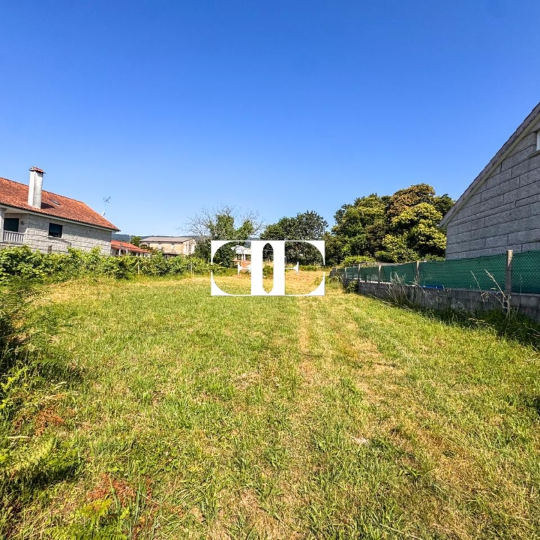 Terreno edificable en Figueiró – Tomiño con orientación sur y vistas a Portugal