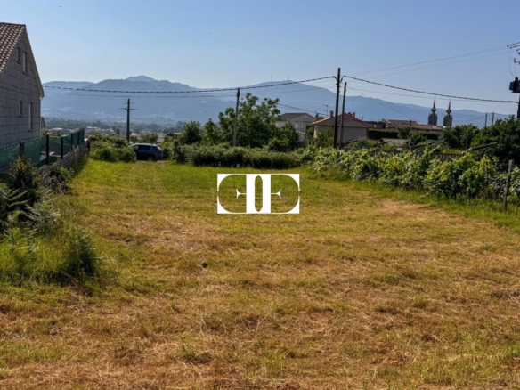 Terreno edificable en Figueiró – Tomiño con orientación sur y vistas a Portugal
