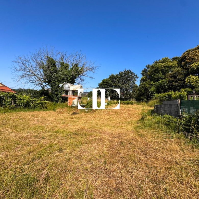 Terreno edificable en Figueiró – Tomiño con orientación sur y vistas a Portugal