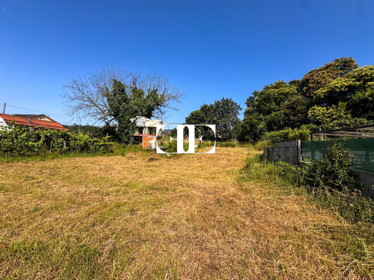 Terreno edificable en Figueiró – Tomiño con orientación sur y vistas a Portugal