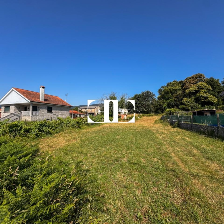 Terreno edificable en Figueiró – Tomiño con orientación sur y vistas a Portugal