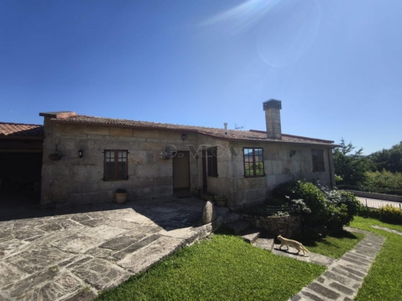 CASA RÚSTICA EN MONDARIZ