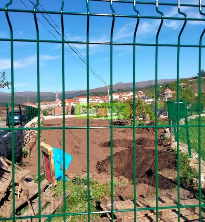 ¡Oportunidad Única en Fornelos de Montes! Terreno Urbano con Proyecto Básico para Vivienda Unifamiliar