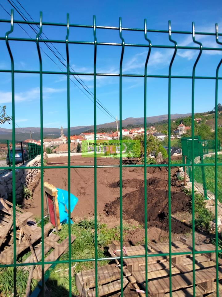 175162354131400009979_174050561218 ¡Oportunidad Única en Fornelos de Montes! Terreno Urbano con Proyecto Básico para Vivienda Unifamiliar