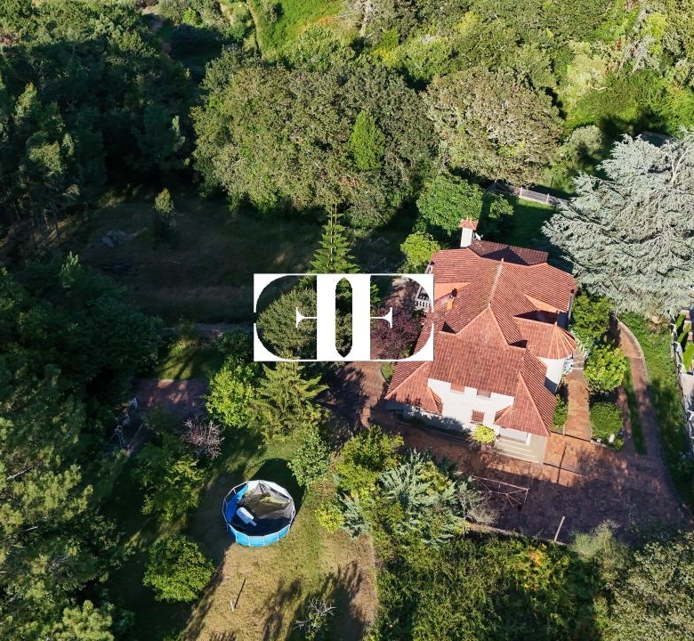 Oportunidad única: Casa con terreno y vistas en el corazón de Hío.