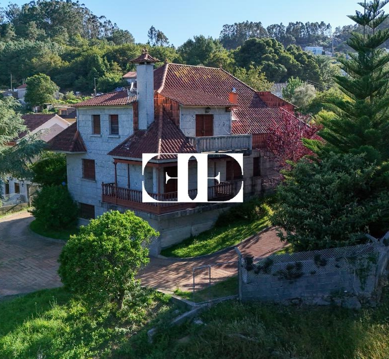 Oportunidad única: Casa con terreno y vistas en el corazón de Hío.