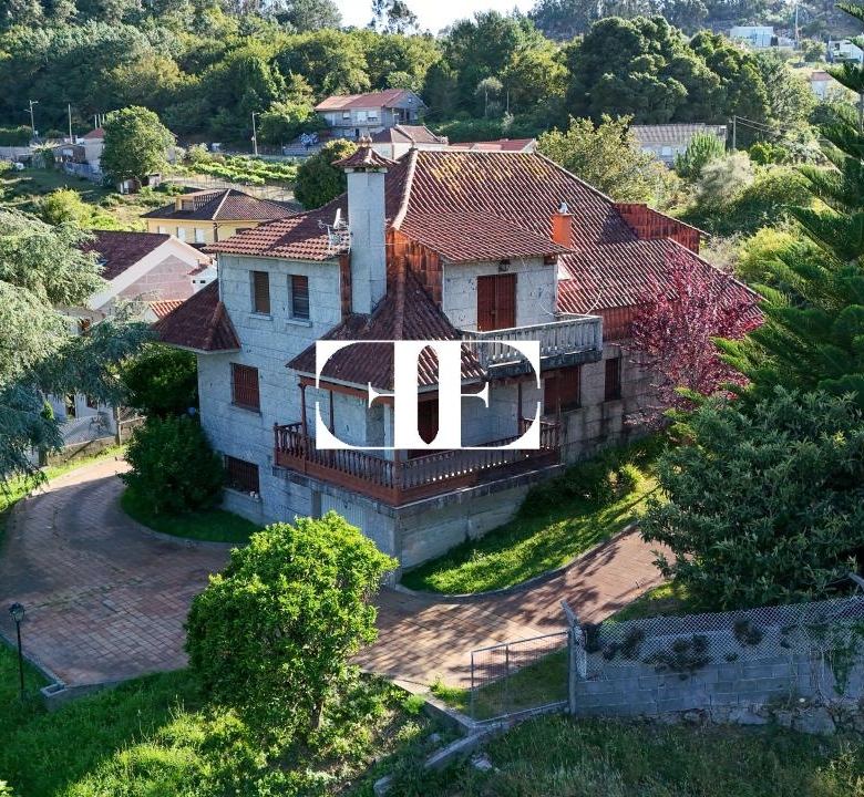Oportunidad única: Casa con terreno y vistas en el corazón de Hío.