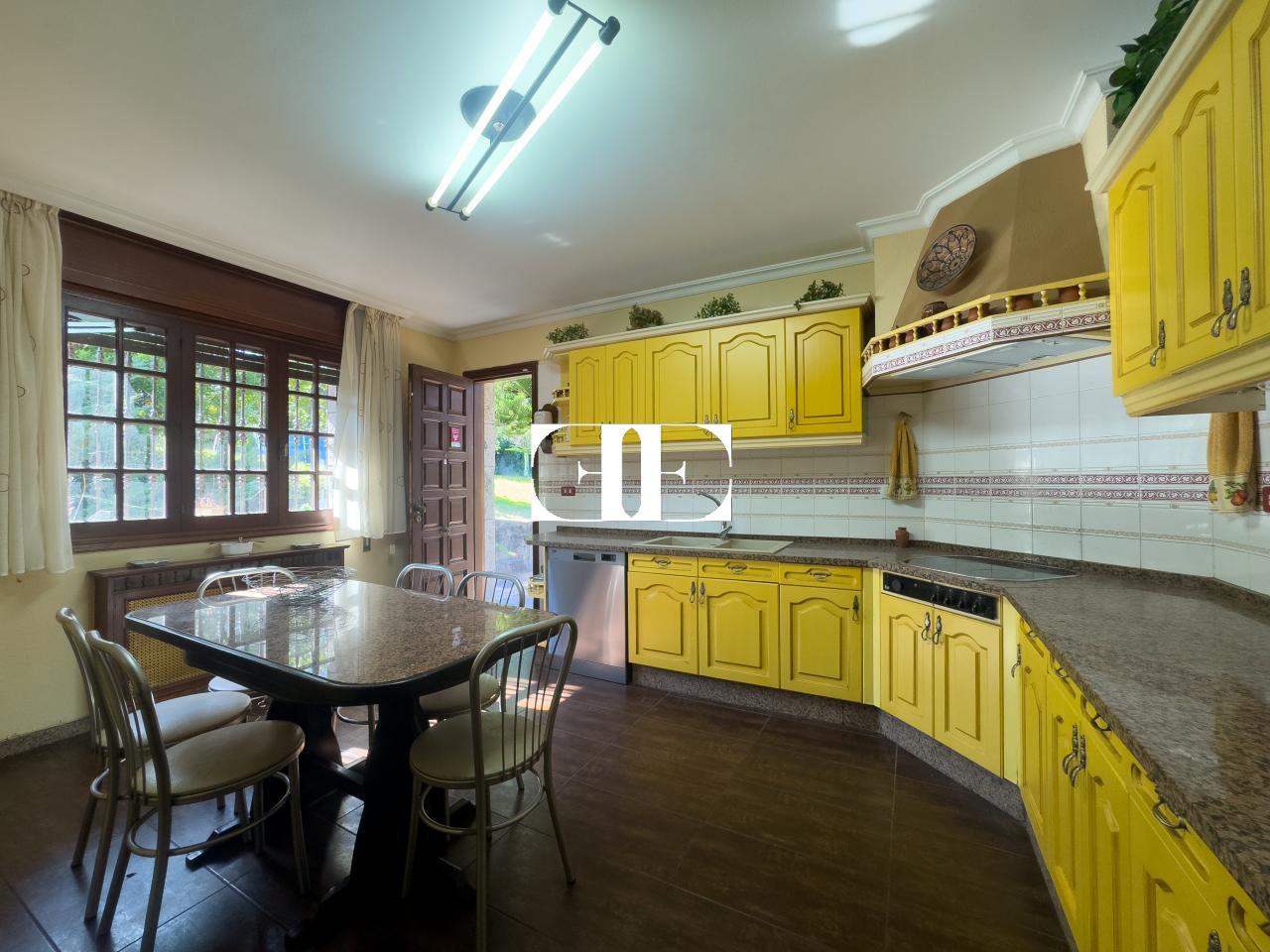 175190218017300041783_175161604163 Oportunidad única: Casa con terreno y vistas en el corazón de Hío.