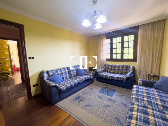 Oportunidad única: Casa con terreno y vistas en el corazón de Hío.