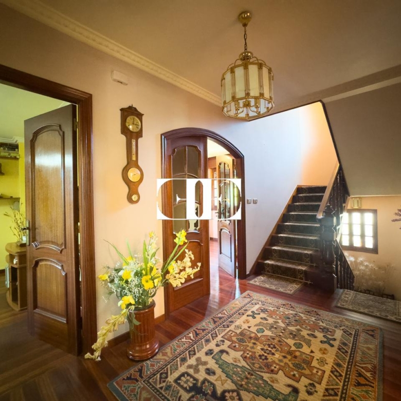 Oportunidad única: Casa con terreno y vistas en el corazón de Hío.
