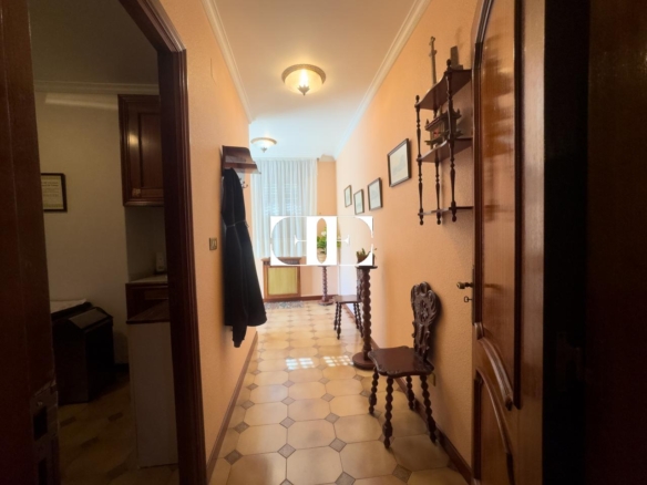 Oportunidad única: Casa con terreno y vistas en el corazón de Hío.