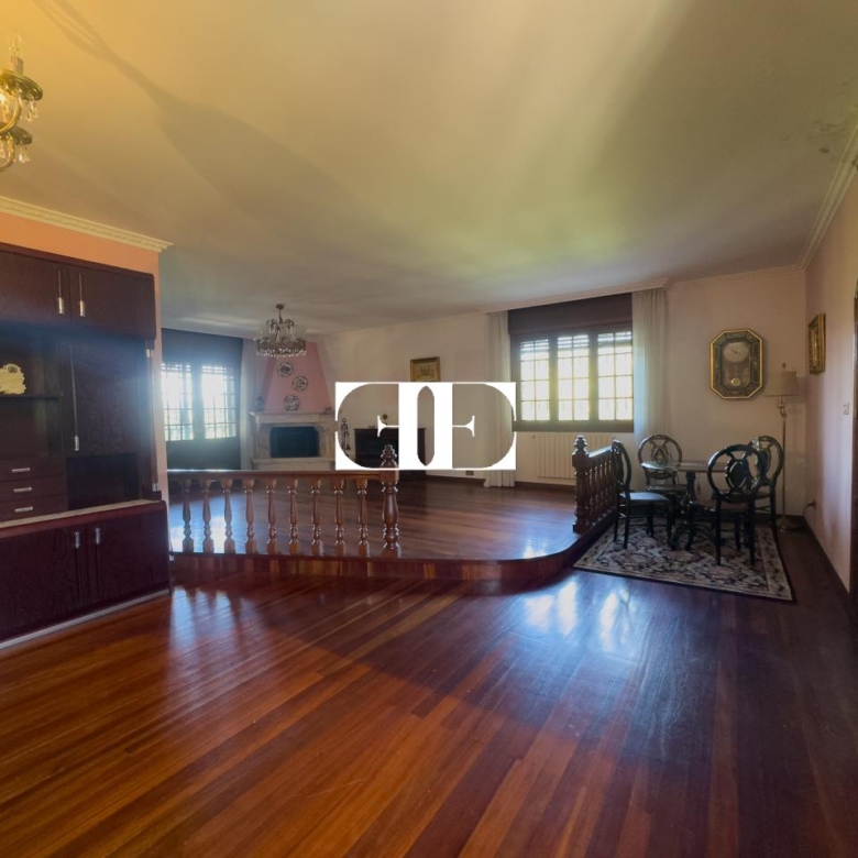 Oportunidad única: Casa con terreno y vistas en el corazón de Hío.