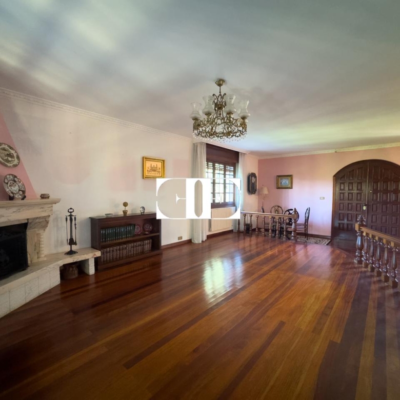 Oportunidad única: Casa con terreno y vistas en el corazón de Hío.