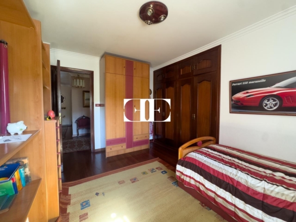 Oportunidad única: Casa con terreno y vistas en el corazón de Hío.