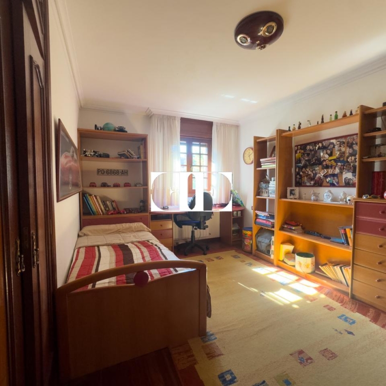 Oportunidad única: Casa con terreno y vistas en el corazón de Hío.