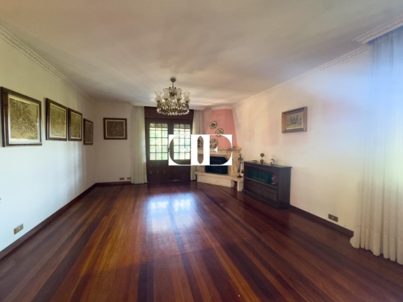Oportunidad única: Casa con terreno y vistas en el corazón de Hío.
