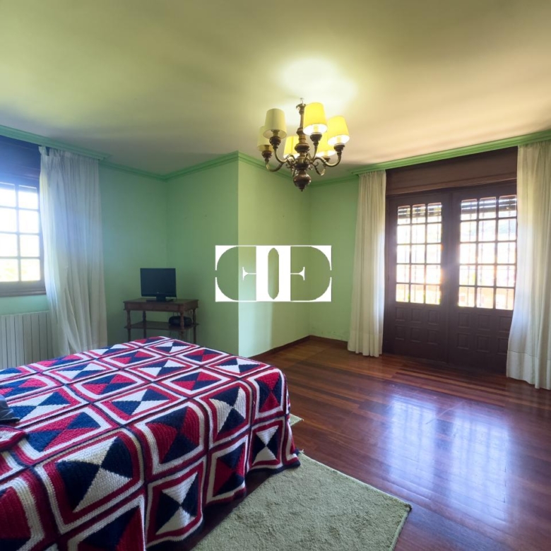 Oportunidad única: Casa con terreno y vistas en el corazón de Hío.