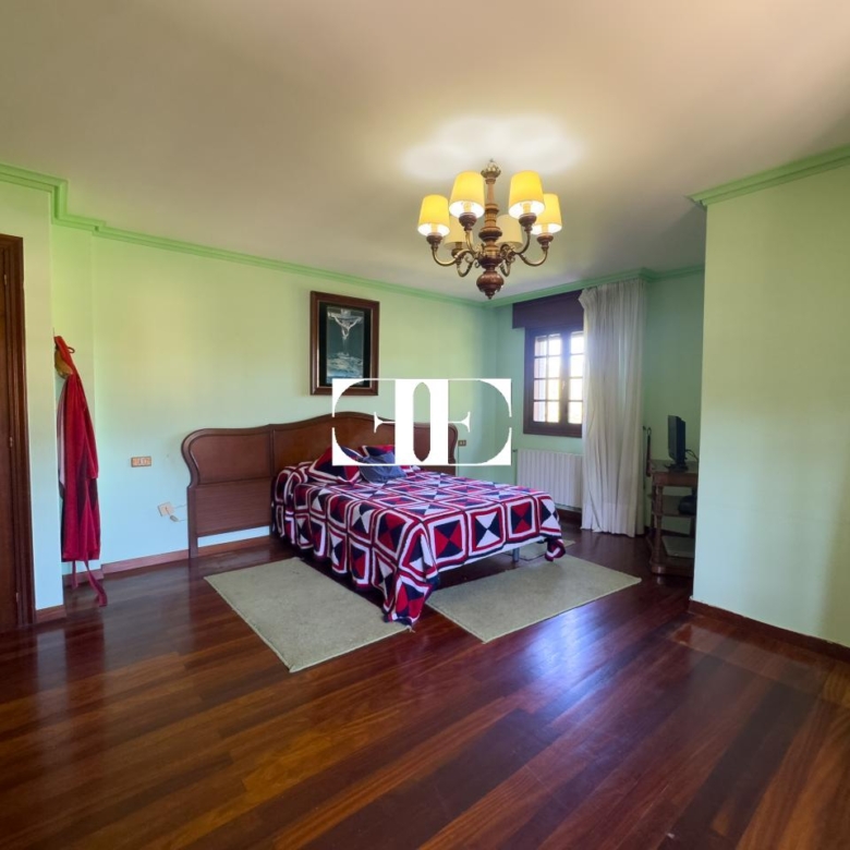 Oportunidad única: Casa con terreno y vistas en el corazón de Hío.