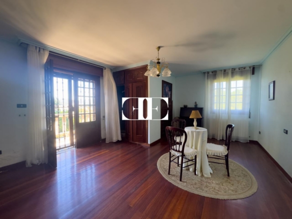 Oportunidad única: Casa con terreno y vistas en el corazón de Hío.